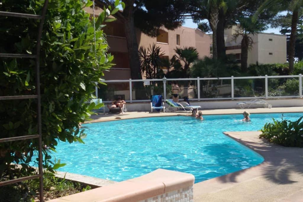 Appartamento Vista Splendida Residence Du Golf Golfe-Juan Luaran gambar